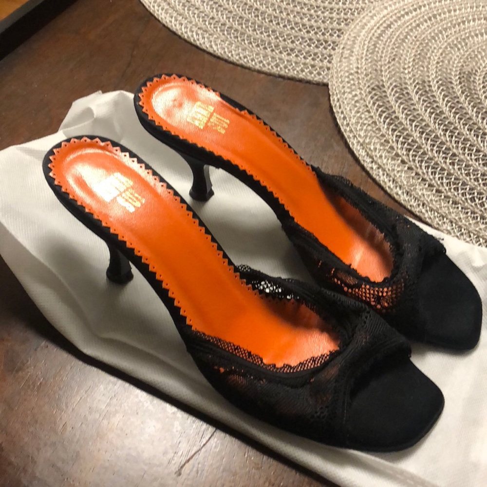 Anna Sui Lace Kitten Heels